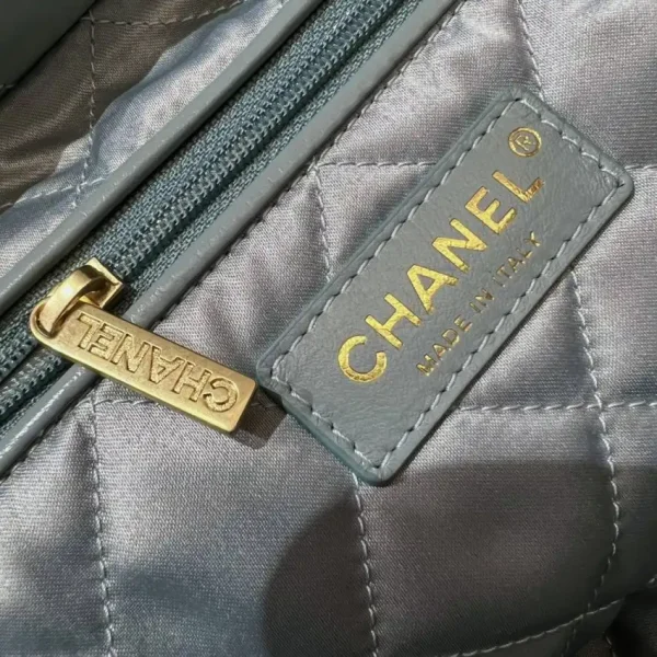 CHANEL 22 Small Handbag Mint Green - Image 5