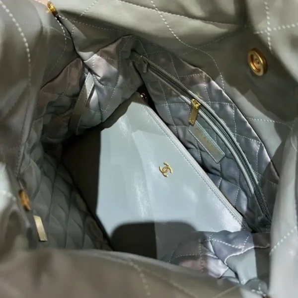 CHANEL 22 Medium Handbag Mint Green - Image 9