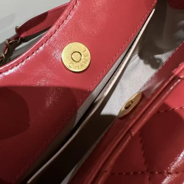 CHANEL Hobo Small Red - Image 2