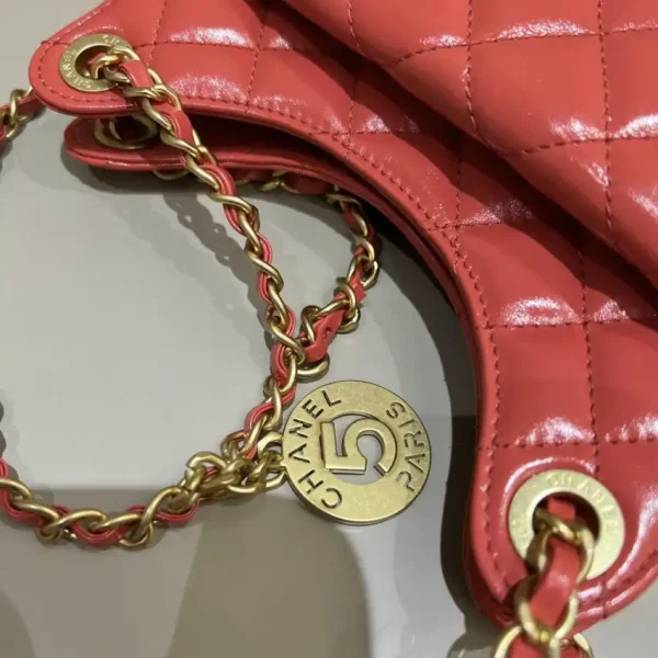 CHANEL Hobo Small Red - Image 4
