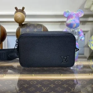 Louis Vuitton Alpha Messenger Black