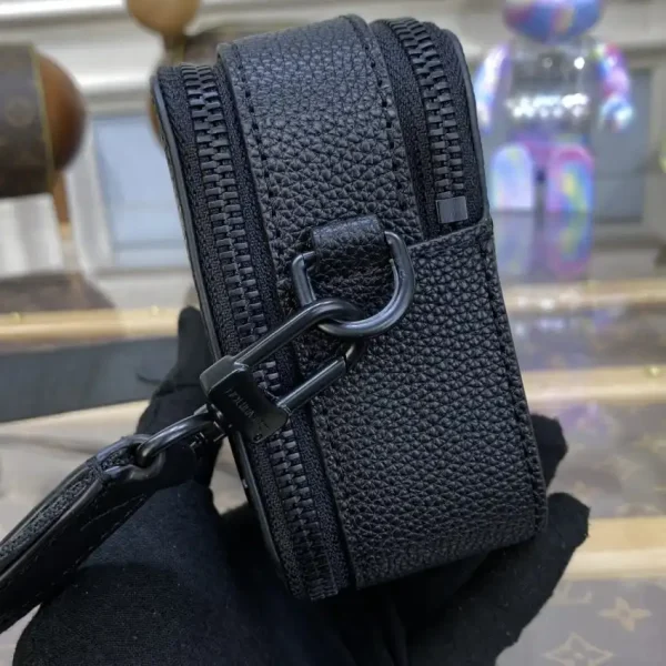 Louis Vuitton Alpha Messenger Black - Image 3