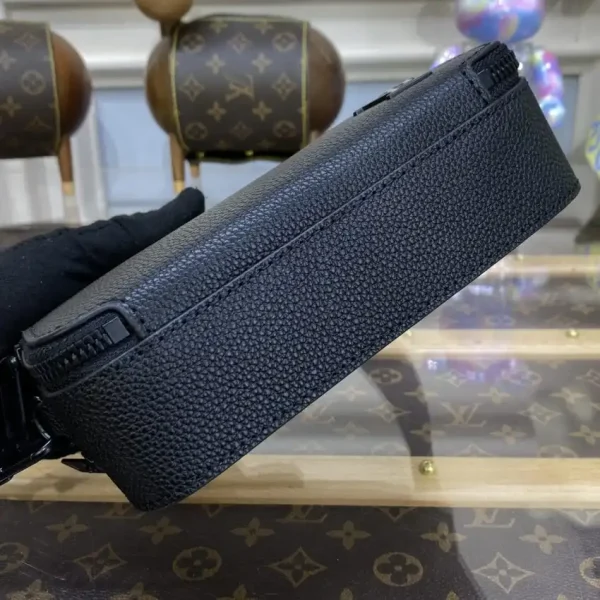 Louis Vuitton Alpha Messenger Black - Image 7