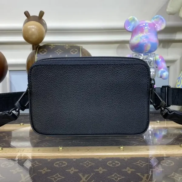 Louis Vuitton Alpha Messenger Black - Image 8