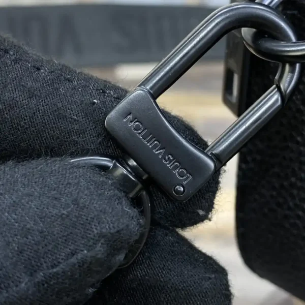 Louis Vuitton Alpha Messenger Black - Image 9