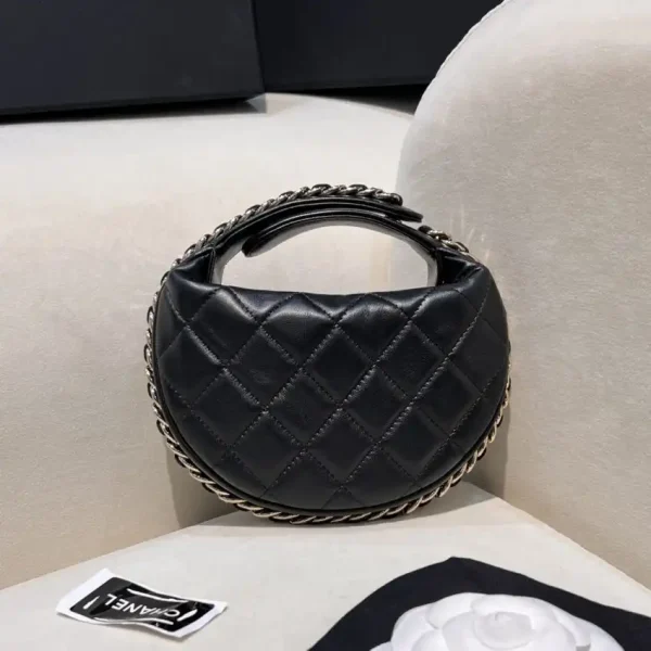 CHANEL 23c Pouch - Image 7
