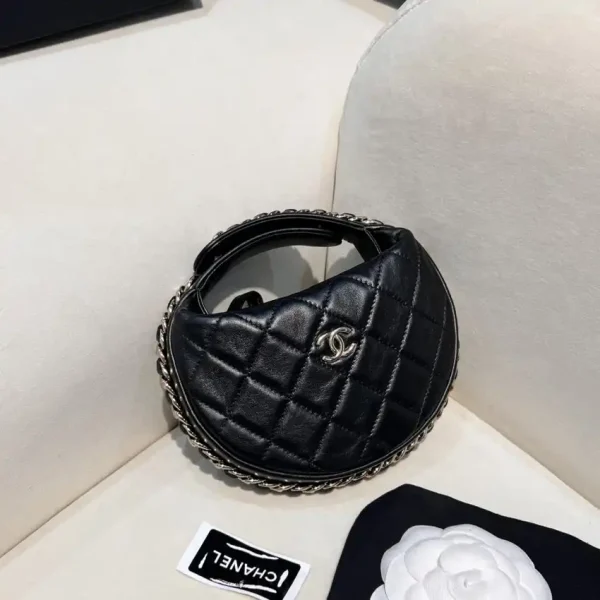 CHANEL 23c Pouch - Image 8