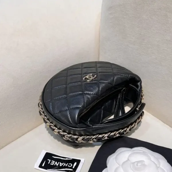 CHANEL 23c Pouch - Image 9