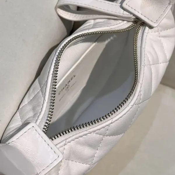 CHANEL 23c Pouch White - Image 3