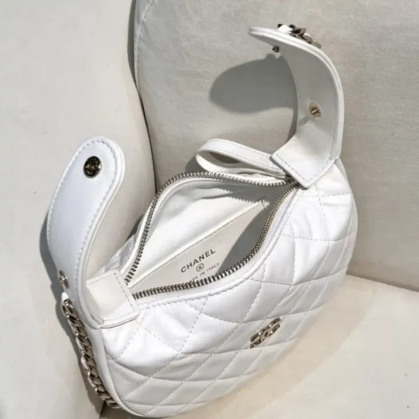CHANEL 23c Pouch White - Image 4