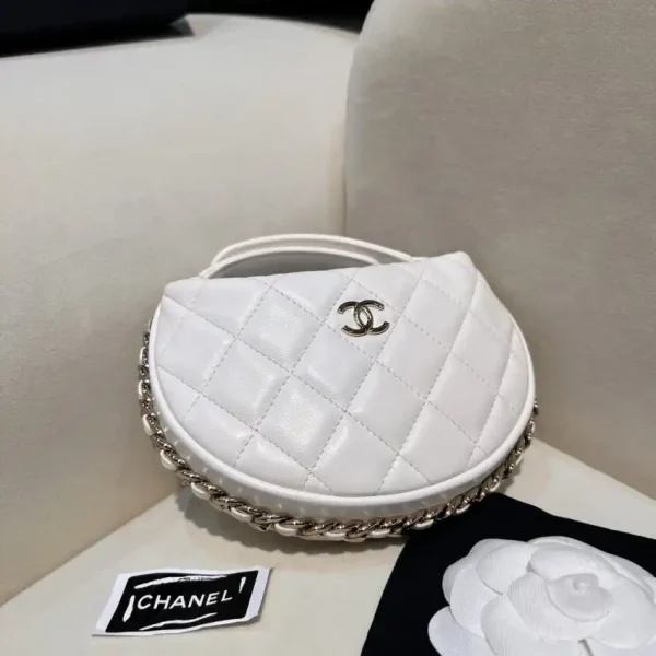 CHANEL 23c Pouch White - Image 5