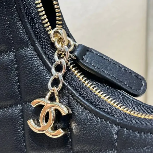 CHANEL 23P Chain Around Crescent Hobo - Image 4