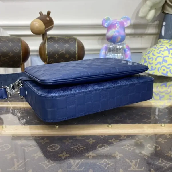 Louis Vuitton Trio Messenger Blue Grid - Image 9