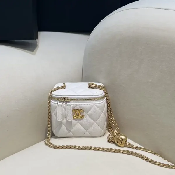 CHANEL 23P Heart Lipstick Bag White - Image 4