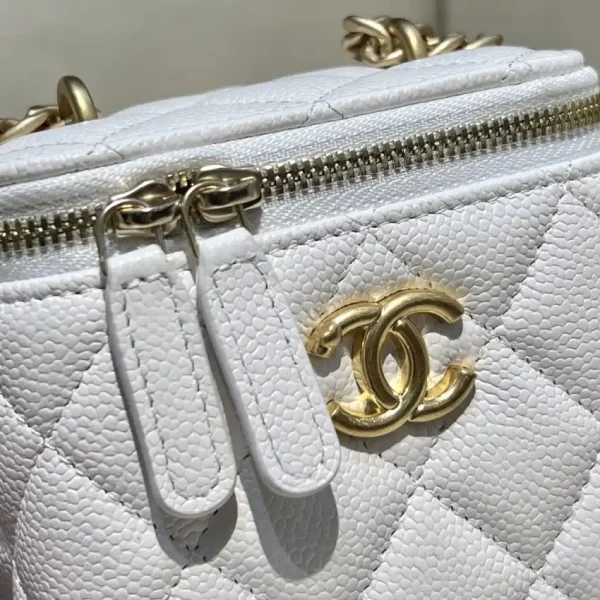 CHANEL 23P Heart Lipstick Bag White - Image 9