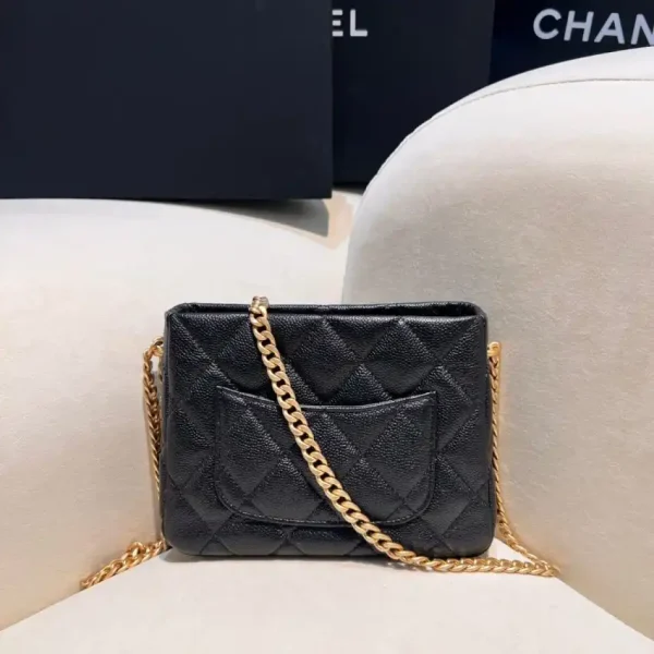 CHANEL 23c Hobo Love - Image 9