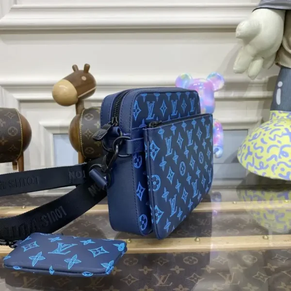Louis Vuitton Trio Messenger Blue - Image 6