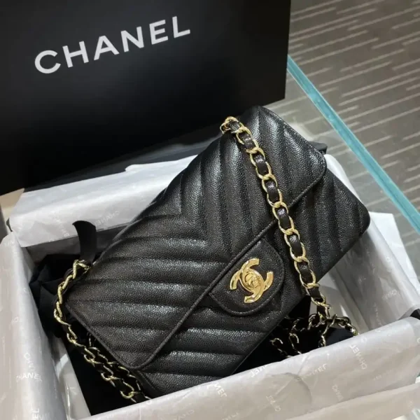 CHANEL Classic Flap V 20cm - Image 2