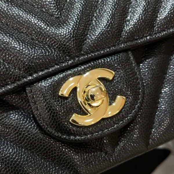 CHANEL Classic Flap V 20cm - Image 3