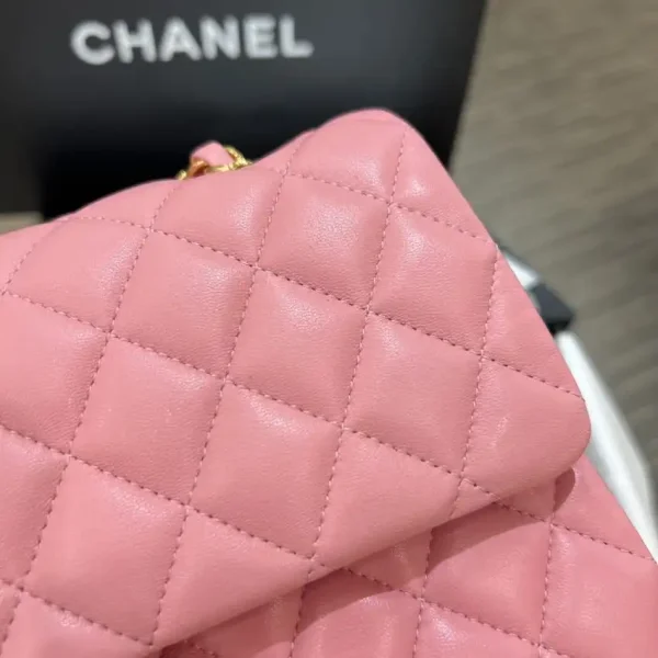 CHANEL Classic Flap 25cm Pink - Image 3