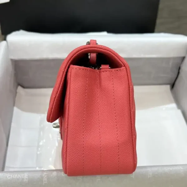 CHANEL Classic Flap V 20cm Red - Image 2