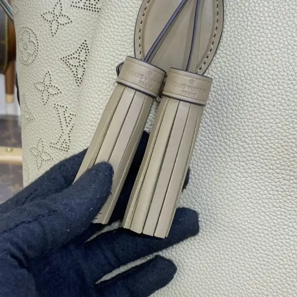 Louis Vuitton Humea Beige - Image 3