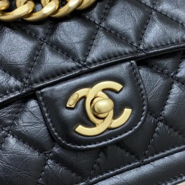 CHANEL 23S Messenger Bag - Image 2