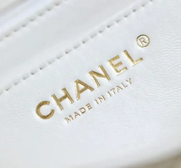 CHANEL CF 20 cm Handle White - Image 8