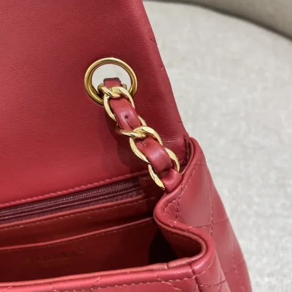 CHANEL Classic Flap 17cm Red - Image 4