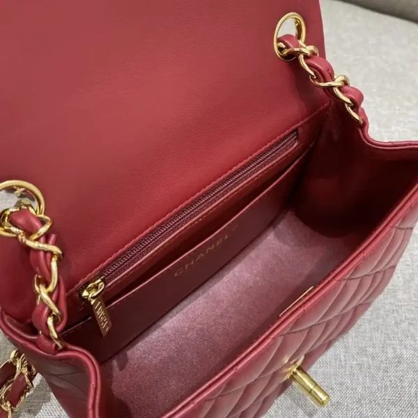 CHANEL Classic Flap 17cm Red - Image 9