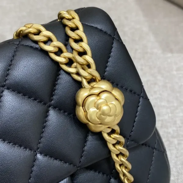 CHANEL Camellia Flap Black - Image 2