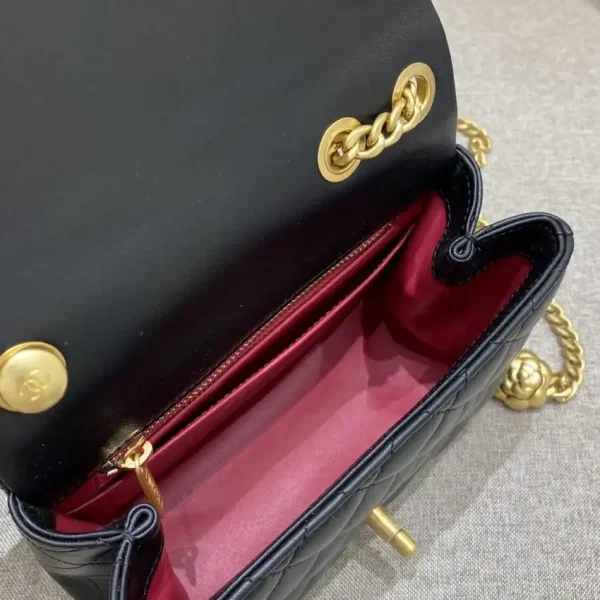 CHANEL Camellia Flap Black - Image 6