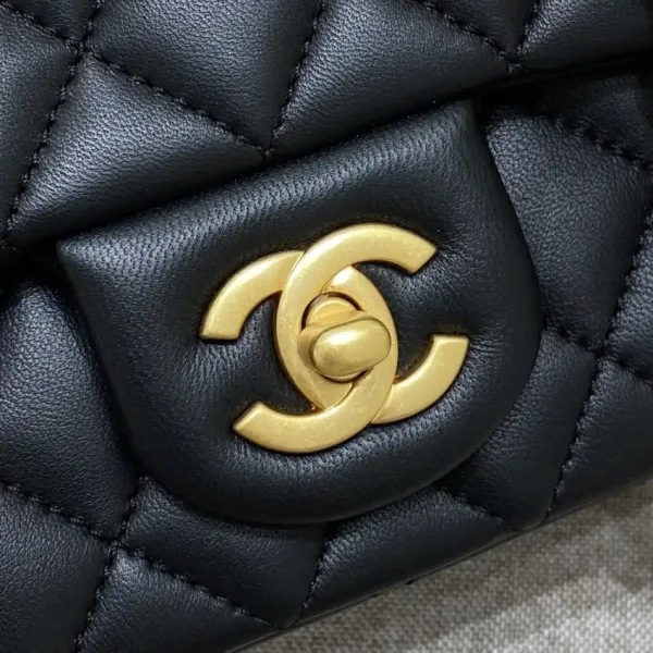 CHANEL Camellia Flap Black - Image 7