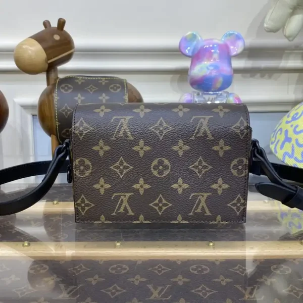 Louis Vuitton Steamer Wearable Wallet Brown&Yellow - Image 4
