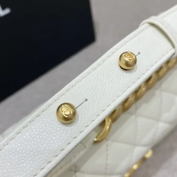 CHANEL Le Boy  White - Image 3