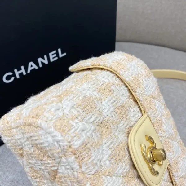 CHANEL Tweed Handle Crush Small Apricot - Image 5