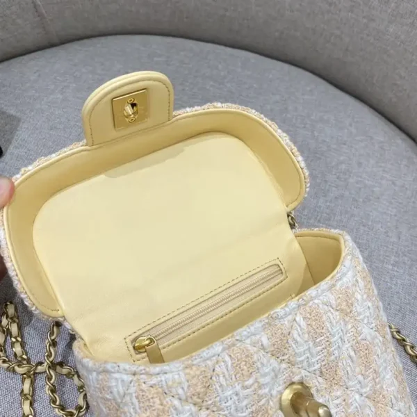 CHANEL Tweed Handle Crush Small Apricot - Image 7