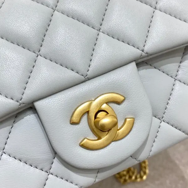 CHANEL Camellia Flap Light Blue - Image 7