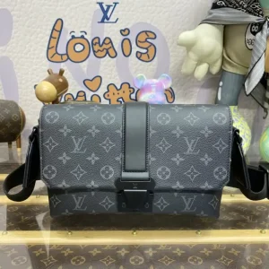 Louis Vuitton S-Cape Messenger Black