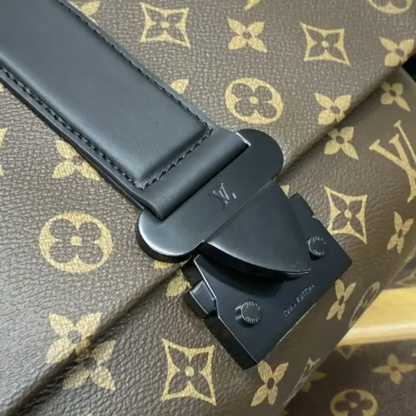 Louis Vuitton S-Cape Messenger  Brown - Image 4