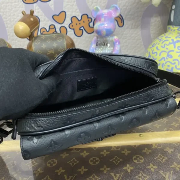 Louis Vuitton Steamer Messenger Black - Image 5
