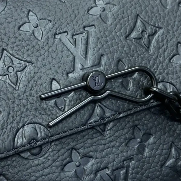 Louis Vuitton Steamer Messenger Black - Image 6