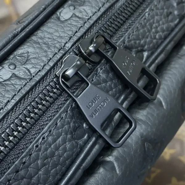 Louis Vuitton Steamer Messenger Black - Image 7