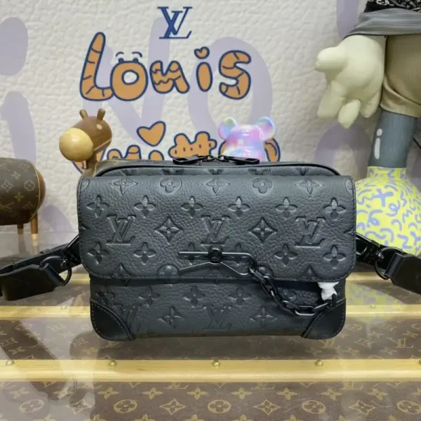 Louis Vuitton Steamer Messenger Black
