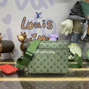 Louis Vuitton Trio Messenger Green