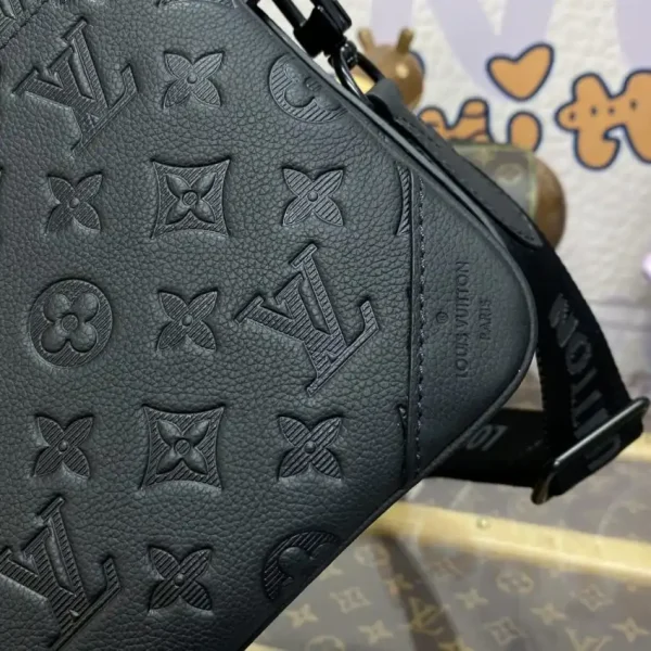 Louis Vuitton Trio Messenger Full Black - Image 3