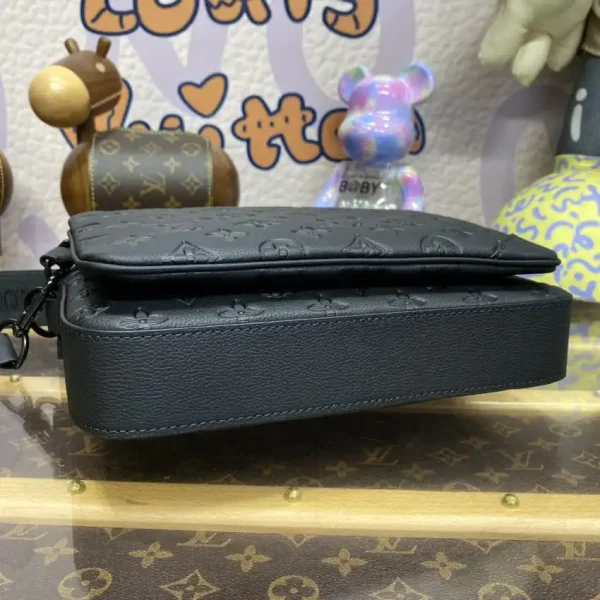 Louis Vuitton Trio Messenger Full Black - Image 6