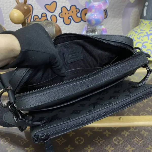 Louis Vuitton Trio Messenger Full Black - Image 7