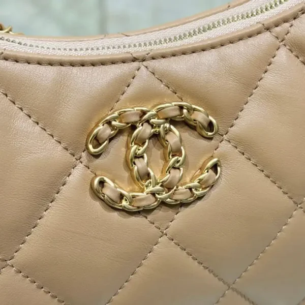 CHANEL 23k Large Caramel - Image 3