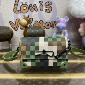 Louis Vuitton Steamer Wearable Wallet